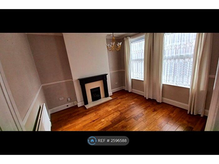 4 Bedroom Maisonette To Rent In Ombersley Road, Newport, NP20