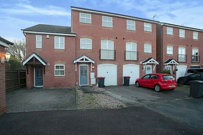3 Bedroom Property To Rent In Baxter Close, Atherstone, CV9