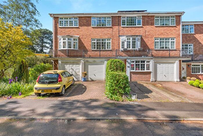 3 Bedroom Town House For Sale In Lakeside, Snodland, ME6