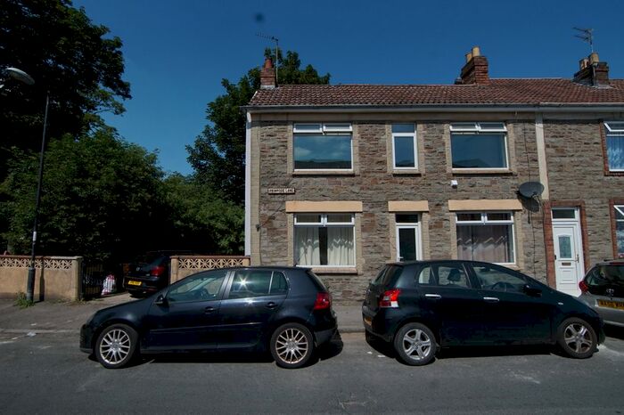 3 Bedroom End Of Terrace House To Rent In Primrose Lane, Kingswood, Bristol, BS15