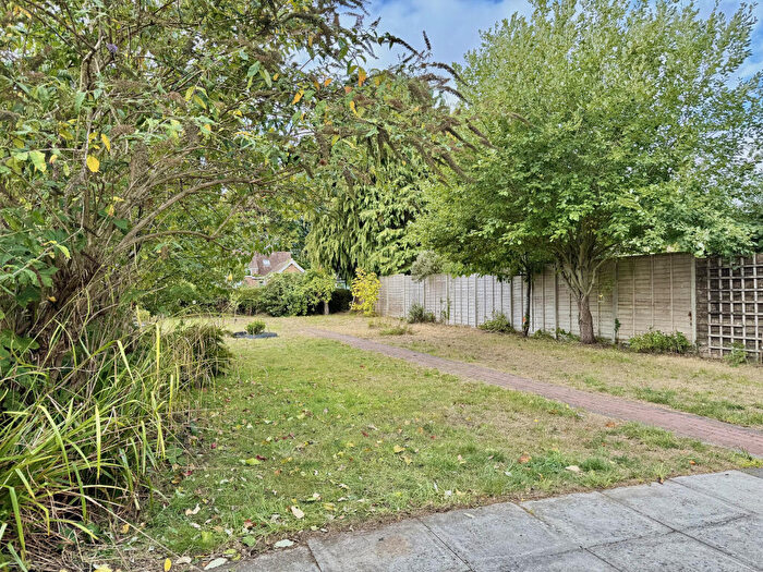 2 Bedroom Bungalow For Sale In Longcroft Road, Devizes, Wiltshire, SN10