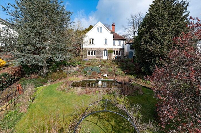 3 Bedroom Detached House For Sale In Rufford Avenue, Yeadon, Leeds, West Yorkshire, LS19