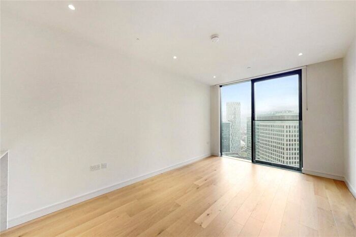 1 Bedroom Flat To Rent In Hampton Tower, London, E14