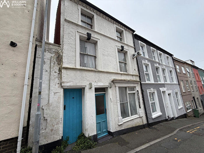 6 Bedroom Terraced House For Sale In North Penrallt, Caernarfon, Gwynedd, LL55
