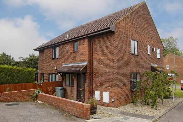 1 Bedroom Semi-Detached House To Rent In Kilbale Cresent, Banbury, OX16