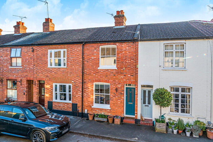 2 Bedroom Terraced House For Sale In Glencoe Road, Weybridge, KT13