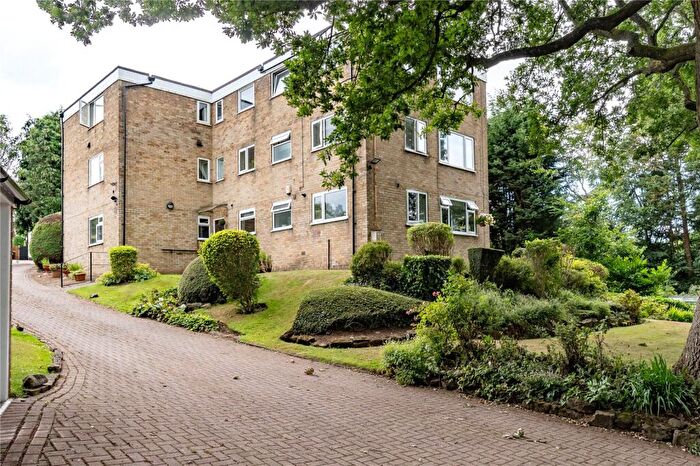 2 Bedroom Apartment For Sale In Flat, Hillcrest Rise, Cookridge, Leeds, LS16
