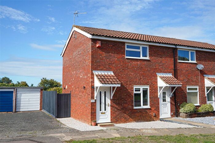 2 Bedroom End Terrace House For Sale In Hale Avenue, Stony Stratford, Milton Keynes, Buckinghamshire, MK11