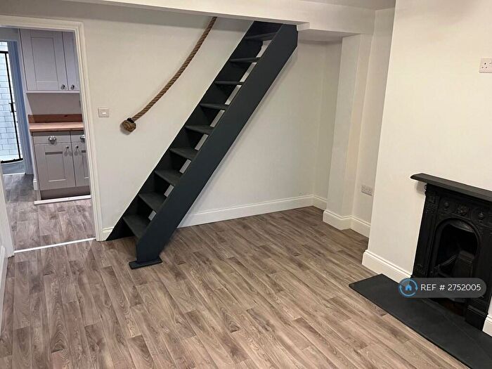 2 Bedroom Terraced House To Rent In King Street, Cheltenham, GL50