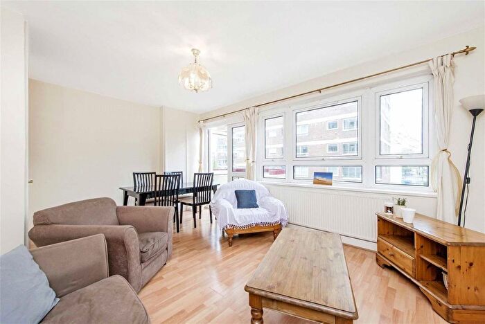 2 Bedroom Flat To Rent In Abbots Manor, London, SW1V