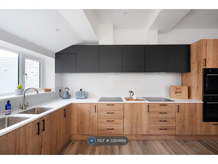 8 Bedroom Terraced House To Rent In Downend Road, Downend, Bristol, BS16