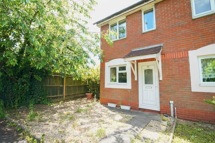 2 Bedroom End Of Terrace House To Rent In Flaxfield Court, Basingstoke, RG21