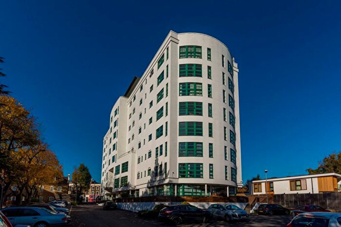 2 Bedroom Flat To Rent In Kew Bridge Road, Kew Bridge, Brentford, TW8