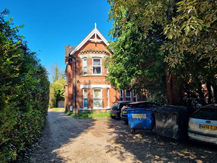 1 Bedroom Flat To Rent In Poole, BH12