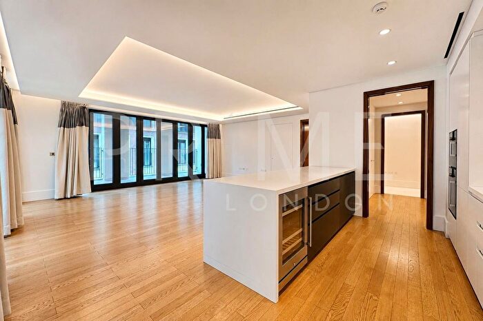 2 Bedroom Flat To Rent In Lancer Square, Kensington, London, W8