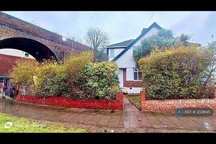 4 Bedroom Semi-Detached House To Rent In Welbeck Road, Harrow, HA2