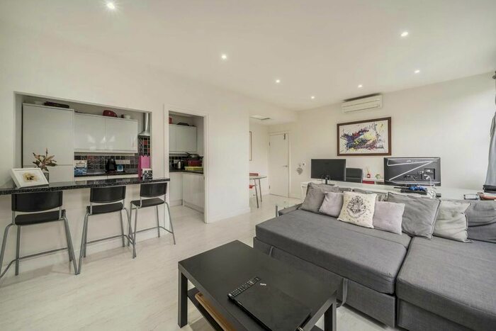 1 Bedroom Flat To Rent In Earls Court Road, London, SW5