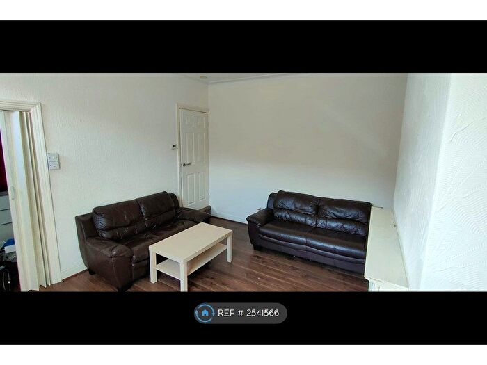 1 Bedroom Terraced House To Rent In Aviary Grove, Leeds, LS12