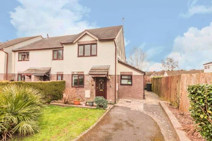 2 Bedroom End Of Terrace House For Sale In Laurel Drive, Penperlleni, Pontypool, NP4