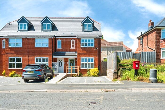 3 Bedroom End Terrace House For Sale In Weston Lane, Southampton, Hampshire, SO19