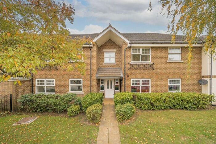 2 Bedroom Flat To Rent In Lancaster Road, Barnet, EN4