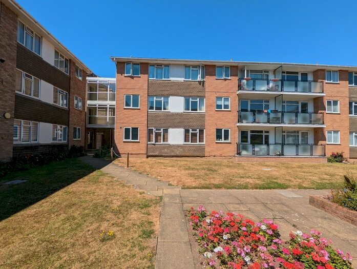 2 Bedroom Flat To Rent In Westbrook, Lustrells Vale, Saltdean, BN2