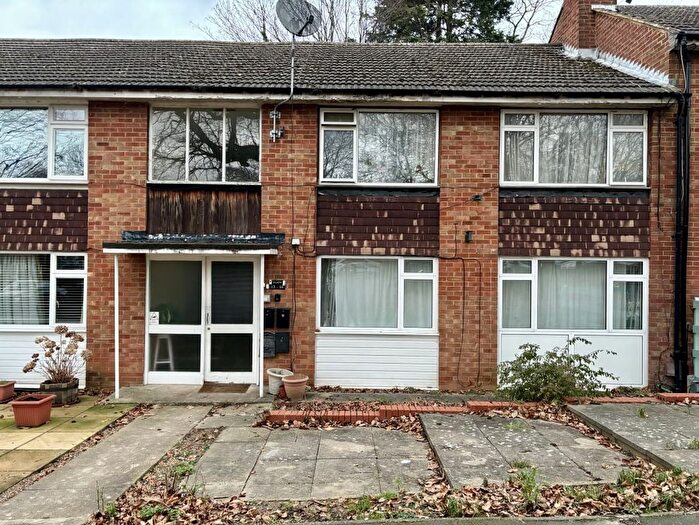 2 Bedroom Flat To Rent In Frayslea, Uxbridge, UB8