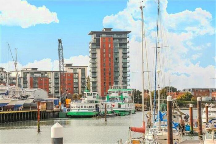 2 Bedroom Flat For Sale In Rope Quays, Gosport, PO12