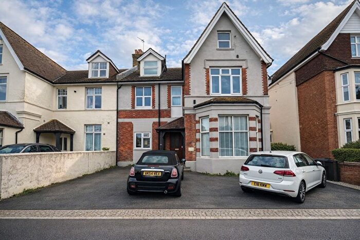 2 Bedroom Flat For Sale In Eversley Road, Bexhill On Sea, TN40