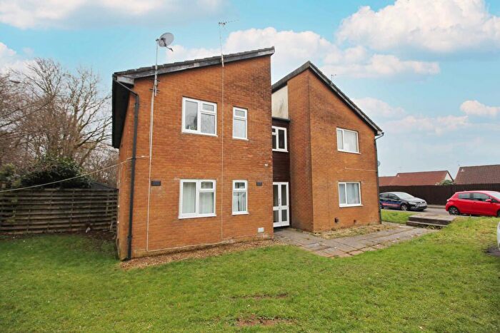 Studio To Rent In Fairwater, Cardiff, CF5