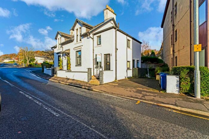 3 Bedroom Apartment To Rent In High Street, Kilmacolm, PA13