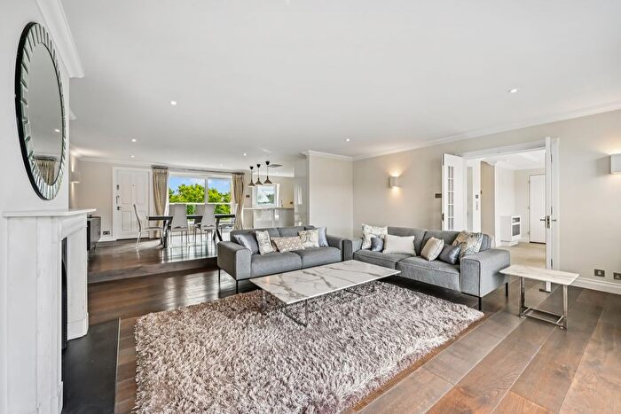 3 Bedroom Flat To Rent In Princes Gate, London, SW7