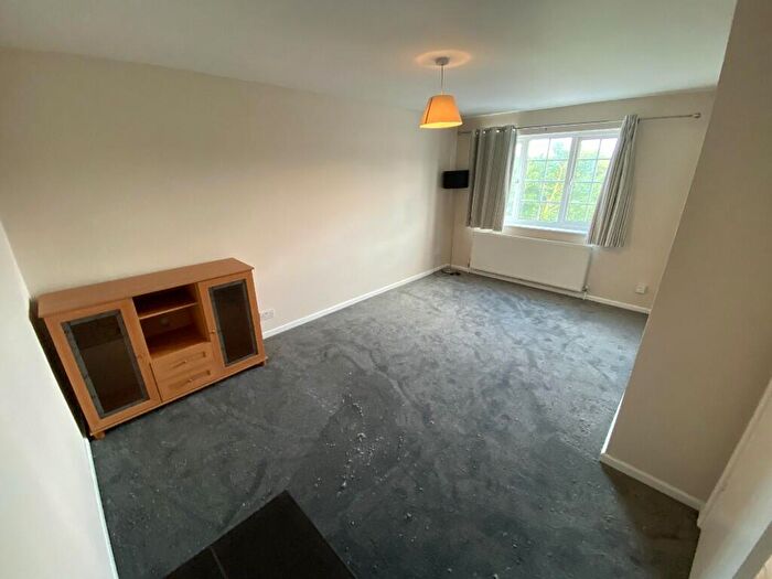 1 Bedroom Flat To Rent In Rawreth Lane, SS11