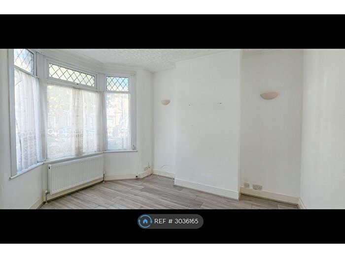 3 Bedroom Terraced House To Rent In Thorpe Road, London, E6
