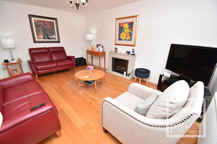 2 Bedroom Detached Bungalow For Sale In Clydeview Road, Bothwell, G71