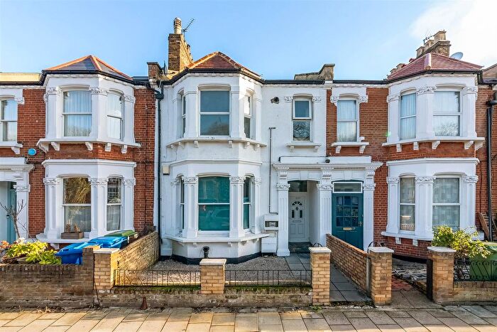 2 Bedroom Flat To Rent In Ivydale Road, London, SE15