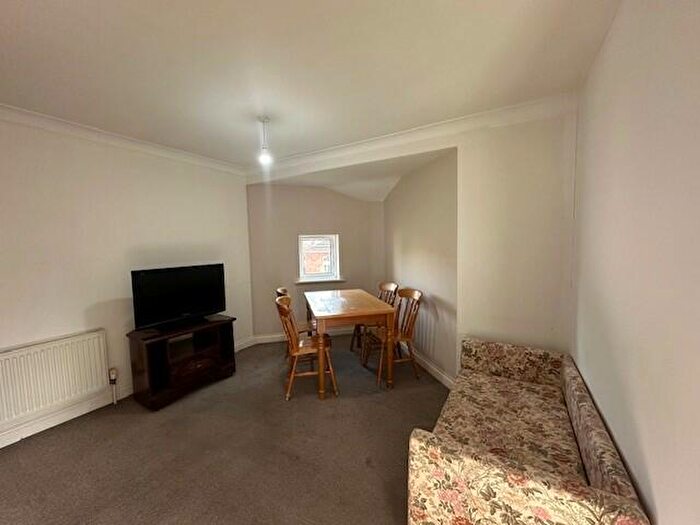 3 Bedroom Flat To Rent In Richmond Gardens, Highfield, SO17