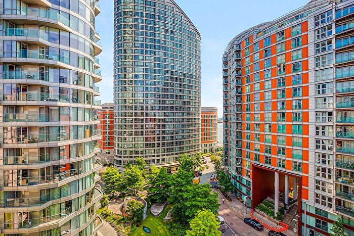 1 Bedroom Flat For Sale In Biscayne Avenue, Poplar, E14