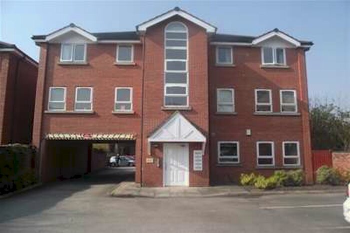 2 Bedroom Flat To Rent In Niagara Court, Niagara Street, Heavily, SK2