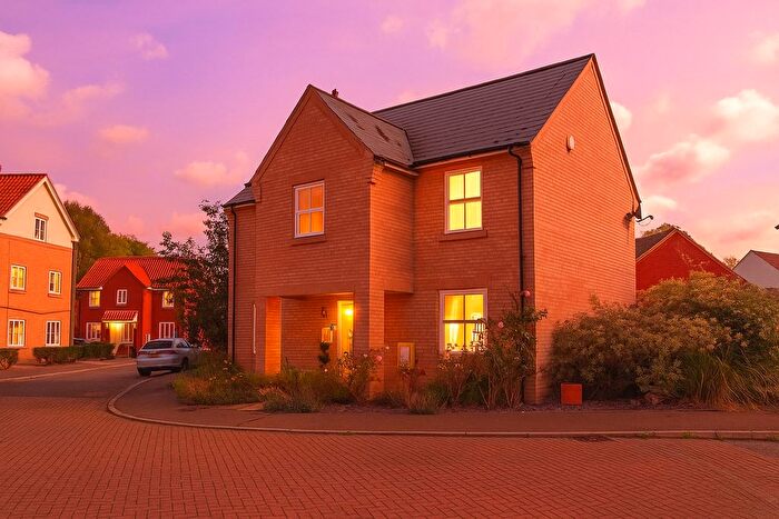 4 Bedroom Detached House For Sale In Stebbens Way, Heybridge, Maldon, CM9