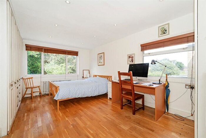4 Bedroom Detached House For Sale In Church Road, Hanwell, W7