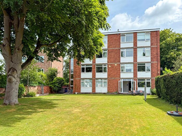 2 Bedroom Apartment For Sale In Kenilworth Road, Leamington Spa, CV32