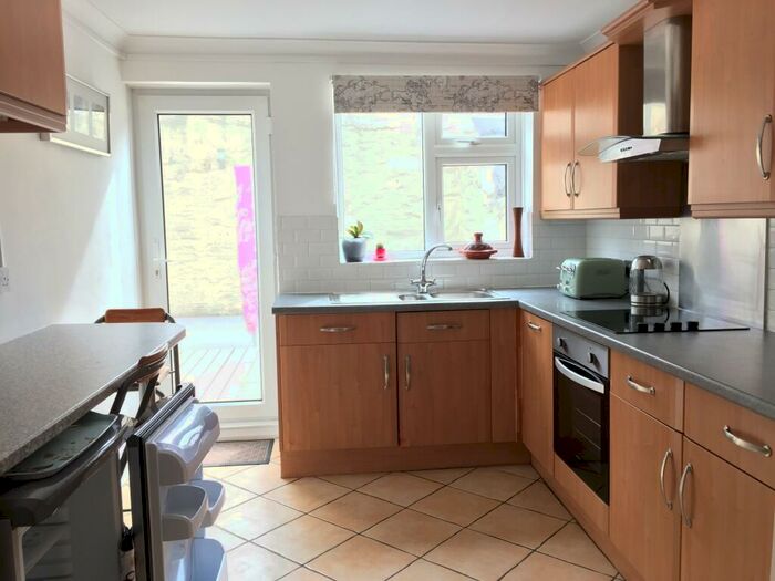 4 Bedroom Property To Rent In Shaftesbury Cottages, Plymouth, PL4