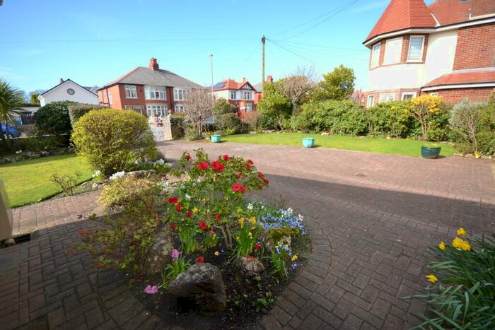 2 Bedroom Detached Bungalow For Sale In Inner Promenade, Fairhaven, Lytham St Annes, FY8