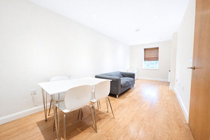 2 Bedroom Flat To Rent In Holloway Road, Holloway, N19