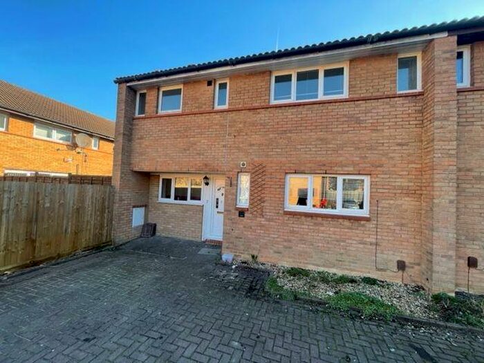 5 Bedroom Semi-Detached House To Rent In Verity Place, Oldbrook, Milton Keynes, MK6