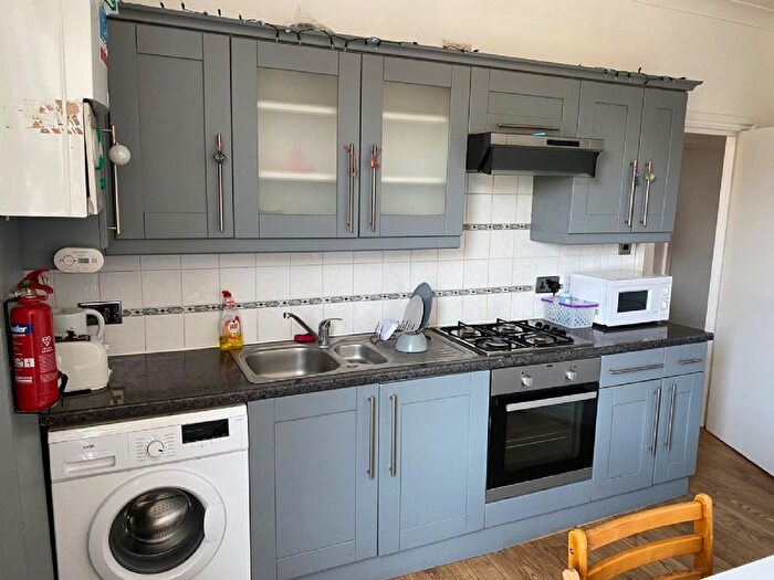 4 Bedroom Flat To Rent In Cardozo Road, Holloway, London, N7