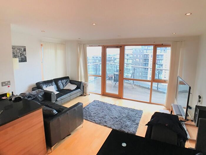 2 Bedroom Flat To Rent In The Boulevard, Hunslet, Leeds, LS10