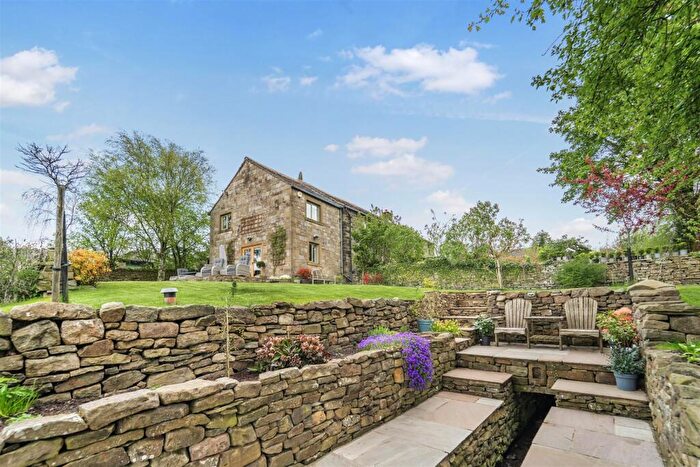 3 Bedroom Cottage For Sale In Extwistle Road, Worsthorne, Burnley, BB10