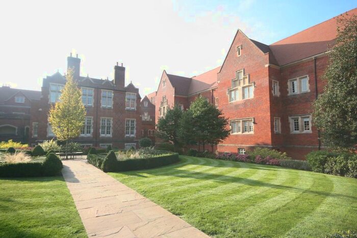 Studio To Rent In The Galleries, Brentwood, Essex, CM14